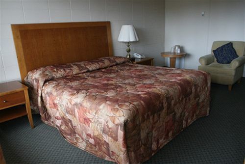 Derrick Motel Эдмонтон Экстерьер фото
